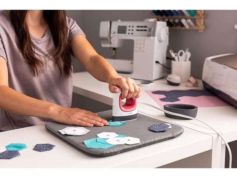 CRICUT - EasyPress Mini – Presse à Chaud Compacte pour Vinyle et Transferts Thermocollants
