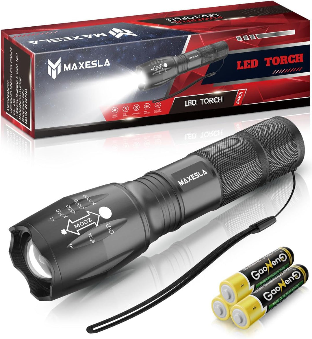 Maxesla Lampe Torche LED 2000 Lumens, 2024 Lampe Torche LED Super Lumineuse, Puissante Alimentée par Pile, Zoomable, Résistante à l'eau, IP65 Lampe de Poche Tactique, Camping en Plein Air, 3 Piles AAA