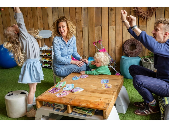 Shuffle – Gabby et la maison magique-  Jeu de Cartes Enfants & Famille