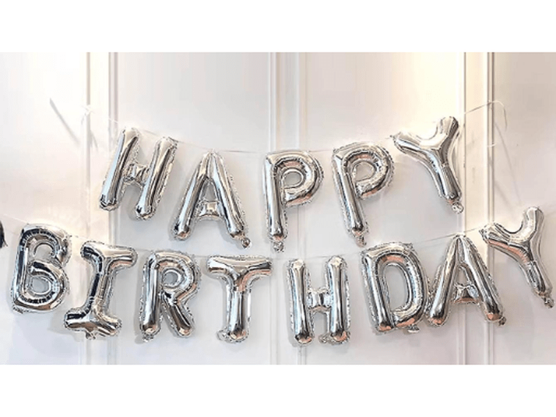 Ballon décoratif avec design de lettre moderne pour la fête d'anniversaire