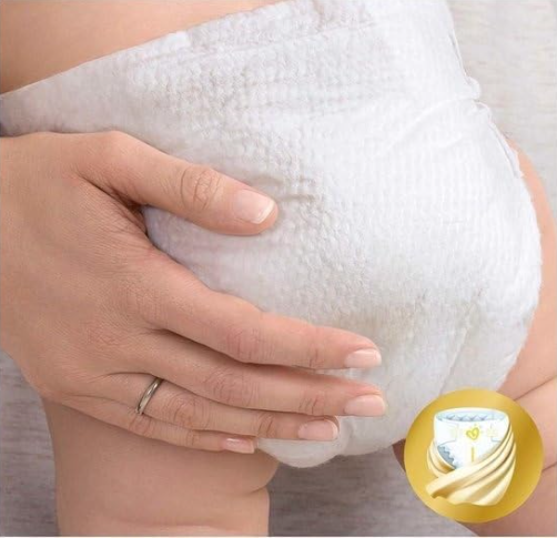 PAMPERS PREMIUM - Pack mensuel Care n°1 pour bébés - 156 couches (2 à 5 kg)