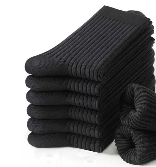 Chaussettes longues noires pour homme, lot de 12 paires, taille 39-42. Disponible sur Dialy.sn à Dakar