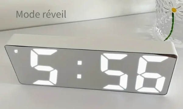 Réveil LED Numérique – Design Moderne pour Chambre