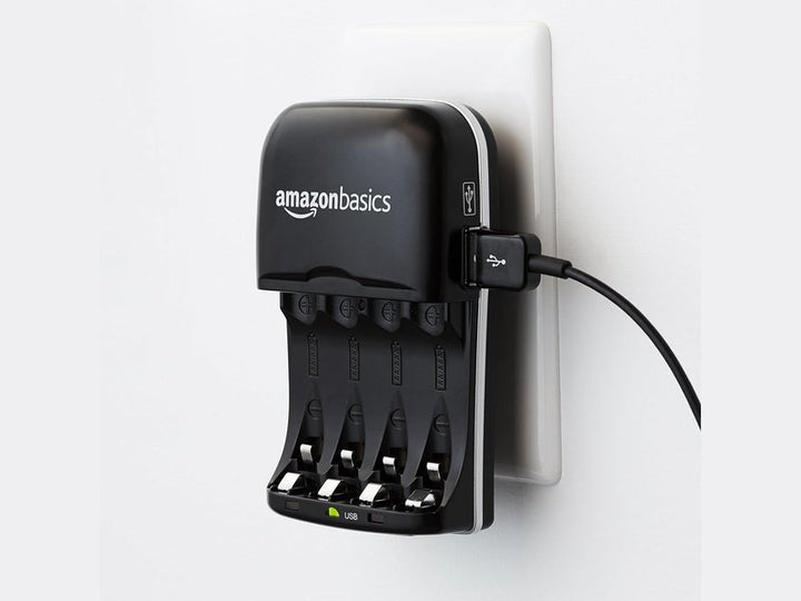 Chargeur de piles rechargeables Amazon Basics Ni-MH USB avec port de charge rapide