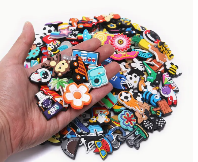 Breloques de Chaussures en PVC Colorées et Cartoon pour Loisirs Créatifs,30 PCS