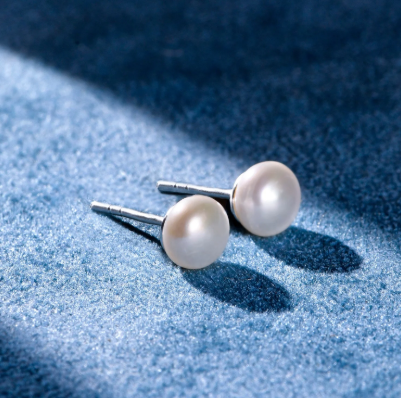 Boucles d'oreilles à tige en argent sterling avec petites perles d'eau douce Accessorize London