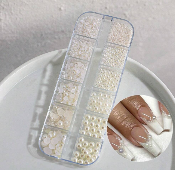 1 boîte de perles décoratives pour ongles