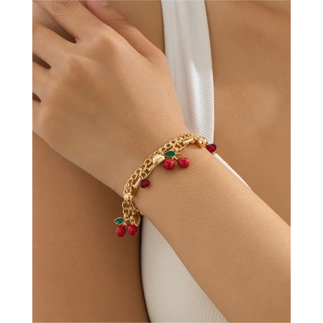 Bracelet Asymétrique en Coquillage avec Breloques Cerise Rouge & Pomme – Bracelet/Chevillère Multi-Style