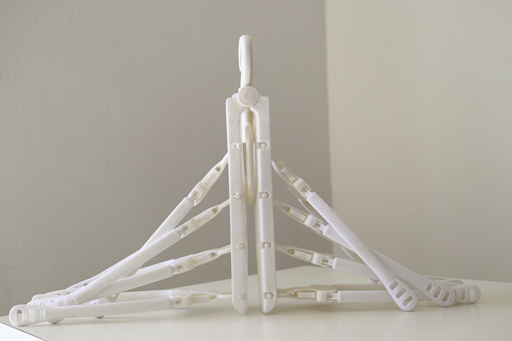 Cintre pratique pour optimiser l'espace dans votre garde-robe