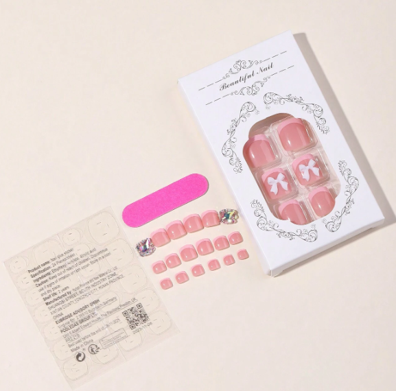 Faux ongles pieds French Tips – Press-On élégants et faciles Dakar dialy