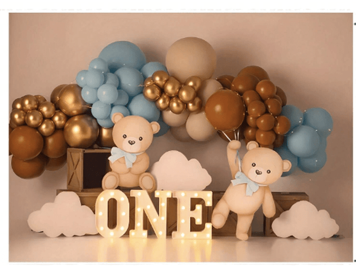 Toile de fond anniversaire 1 an – Oursons et ballons dorés 210×300 cm Dialy - Dakar 